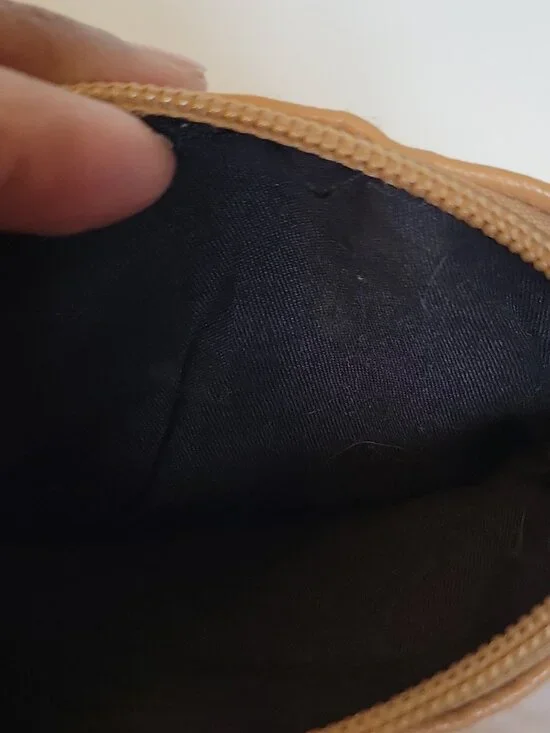 Tan crossbody bag, giraffe applique, detachable strap, silver hardware fannypack - Picture 4 of 8